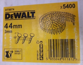 Пирони на лента за такер под ъгъл 15 градуса Dewalt DT9974, 44 мм , 5400 броя