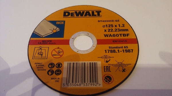 Абразивен диск за рязане метал и инокс Dewalt DT42340Z диаметър 125мм .